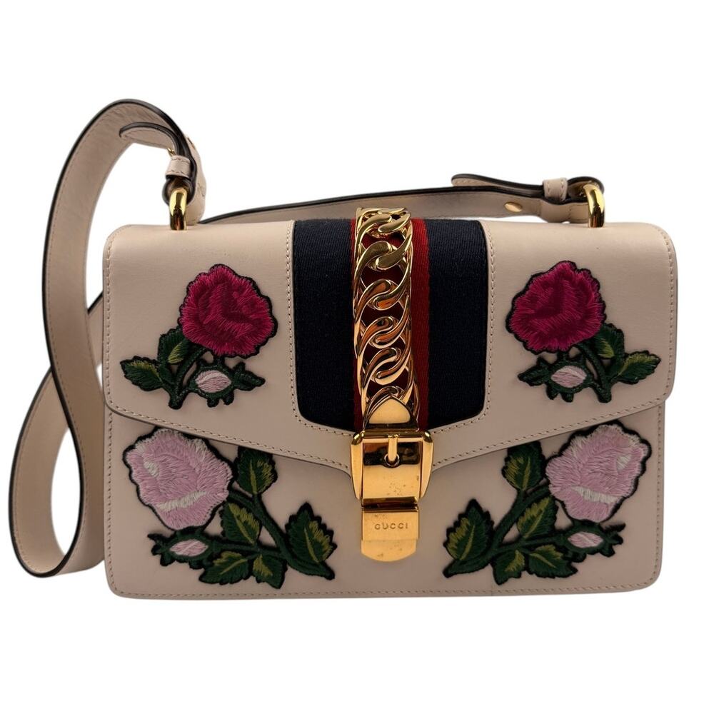 GUCCI Sylvie Embroidered Floral Shoulder Bag in White